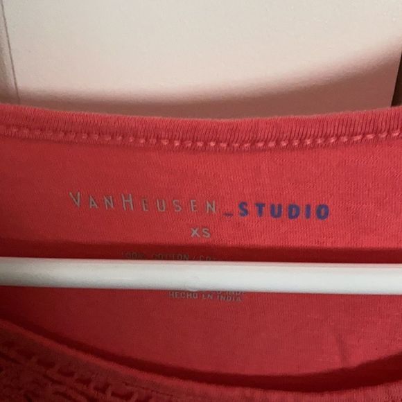 3/$30 ⭐️Van Heusen  Short Sleeve Tshirt - Picture 2 of 3
